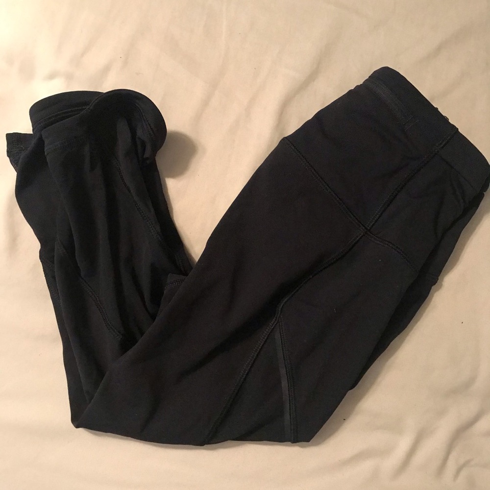 Lululemon crop leggings with mesh size 2